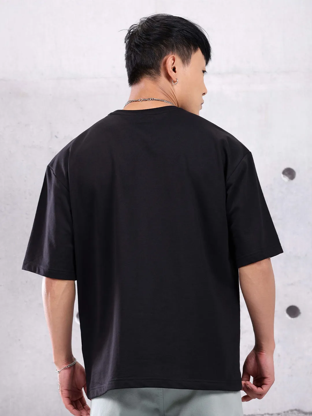Lazychunks Black Oversize Solid Tshirt For Men.