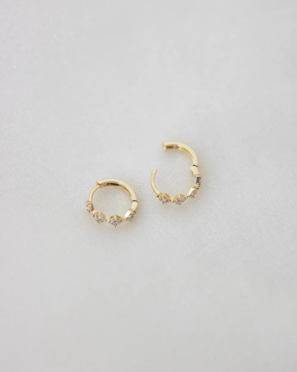 PALAIS Huggie Hoops