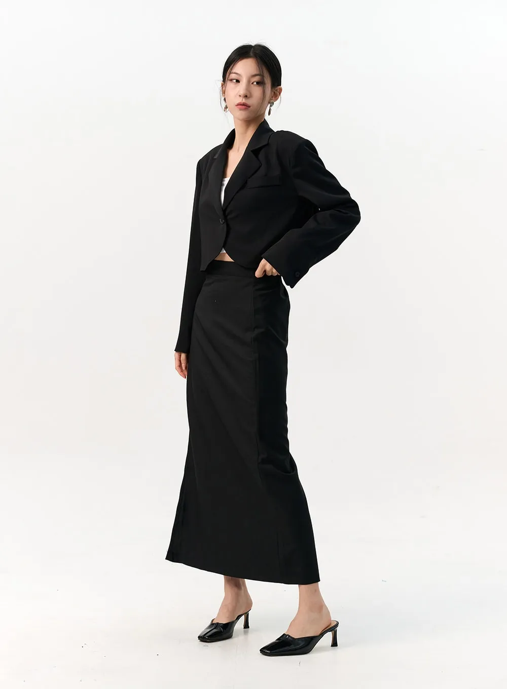 Solid Single Button Crop Jacket IO320